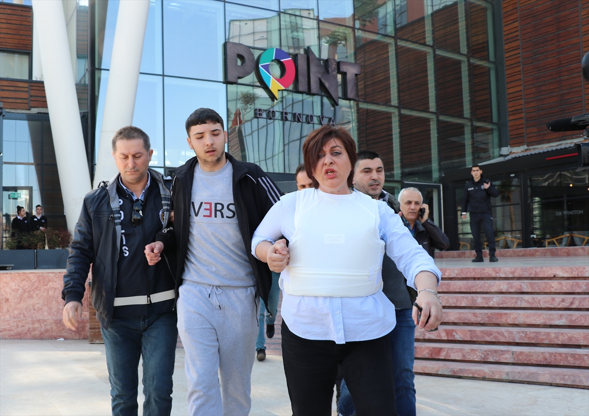 Point AVM'de silah sesleri